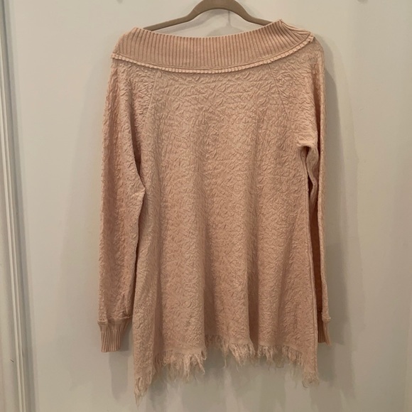 SOLD Free People !! Light Pink textured light-weight sweatshirt Top - Picture 4 of 7